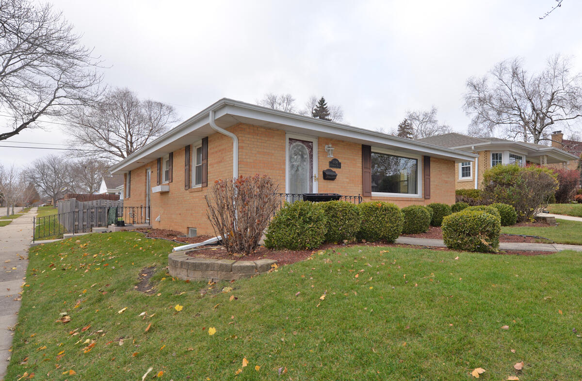 1036 Orchard Street Racine, WI 53405 - Photo 32 of 32 132