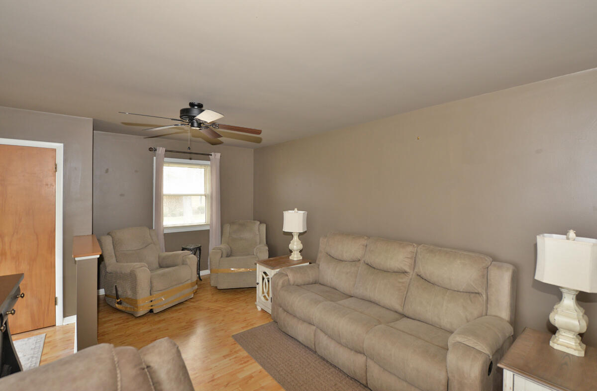 1036 Orchard Street Racine, WI 53405 - Photo 5 of 32 105