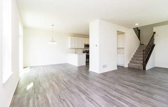 15058 Quincy Circle Manhattan, IL 60442 - Photo 3 of 10