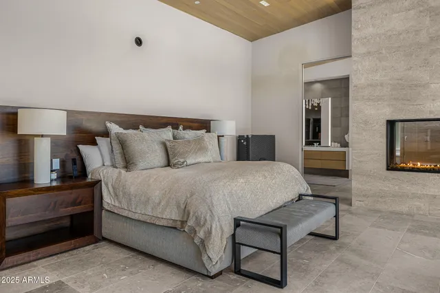 $12,500,000 | 7050 North 39th Place, Paradise Valley, AZ 85253