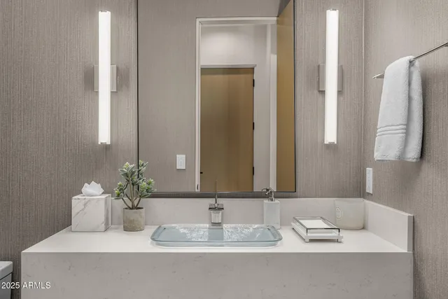 $12,500,000 | 7050 North 39th Place, Paradise Valley, AZ 85253