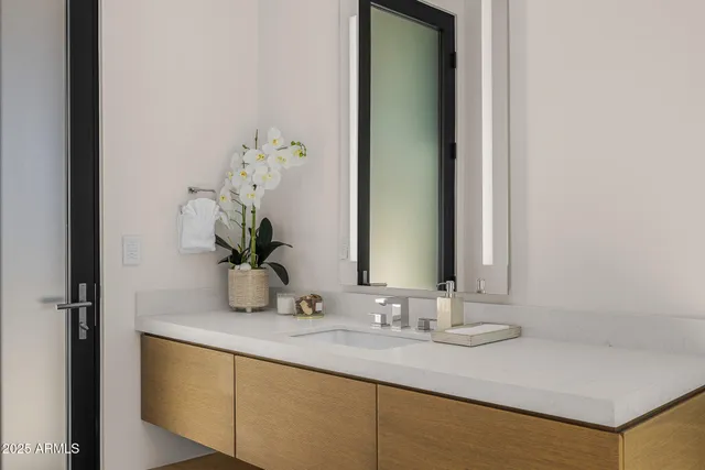 $12,500,000 | 7050 North 39th Place, Paradise Valley, AZ 85253