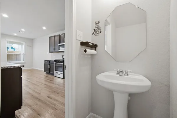 $2,400 | 22210 Great Royal Lane, Houston, TX 77073