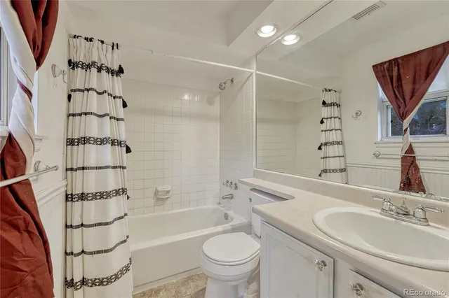 $1,975 | 12404 East Tennessee Circle, Unit B, Aurora, CO 80012