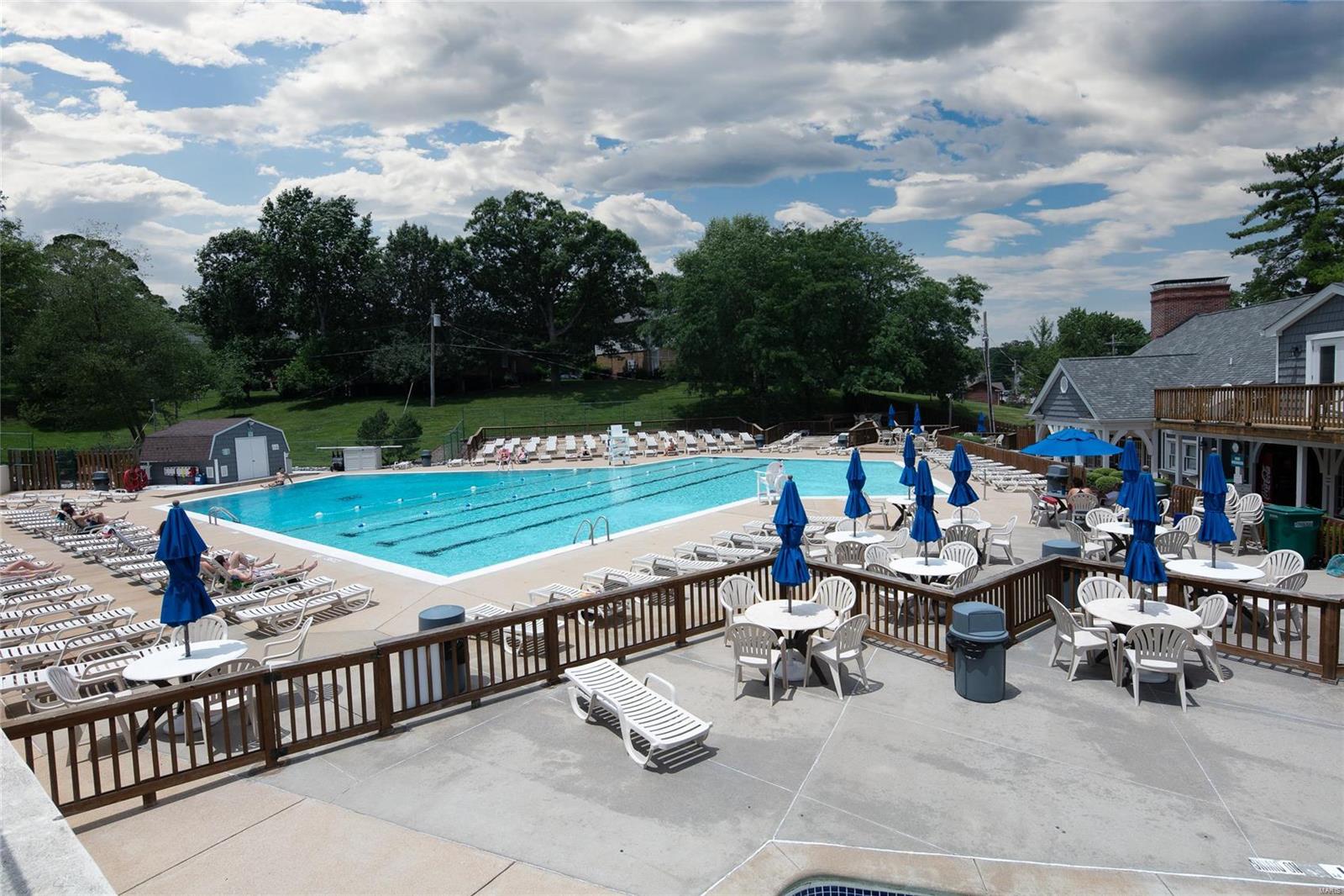 9140 Eager Road St. Louis, MO 63144 - Photo 2 of 33