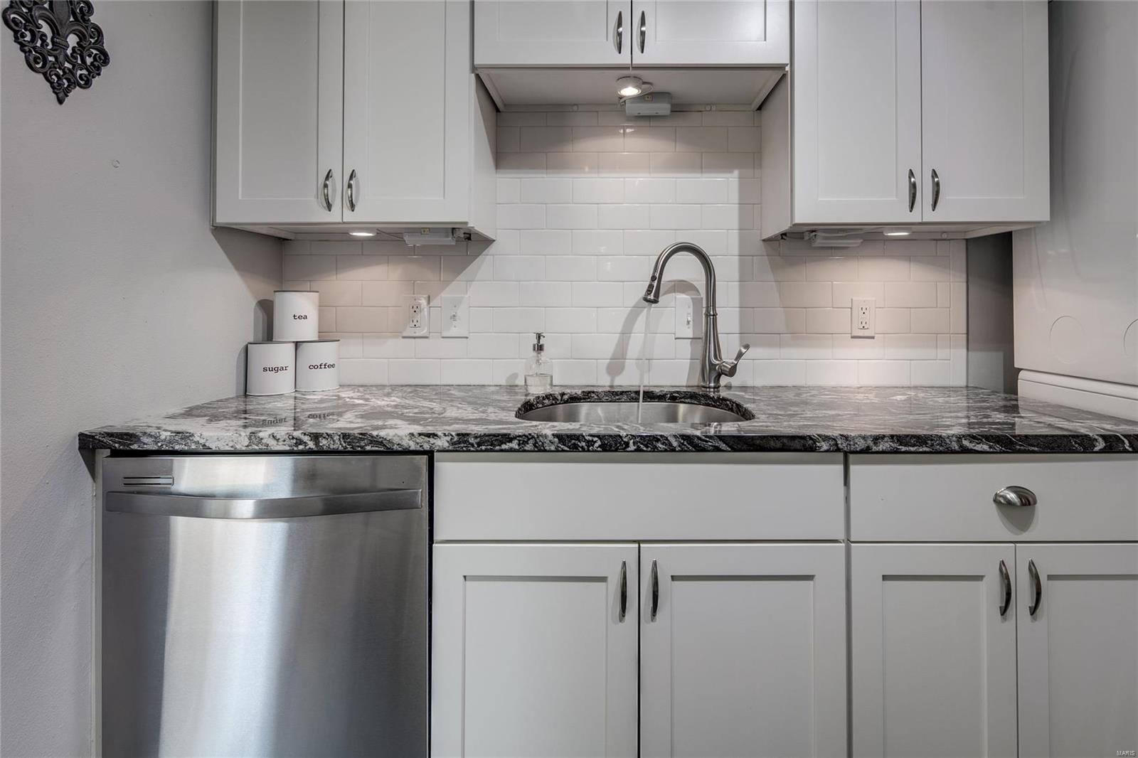 9140 Eager Road St. Louis, MO 63144 - Photo 19 of 33