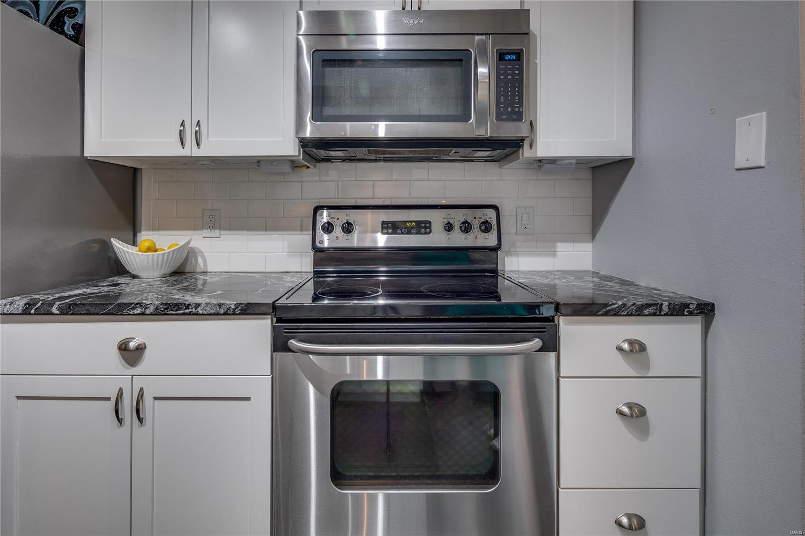 9140 Eager Road St. Louis, MO 63144 - Photo 20 of 33