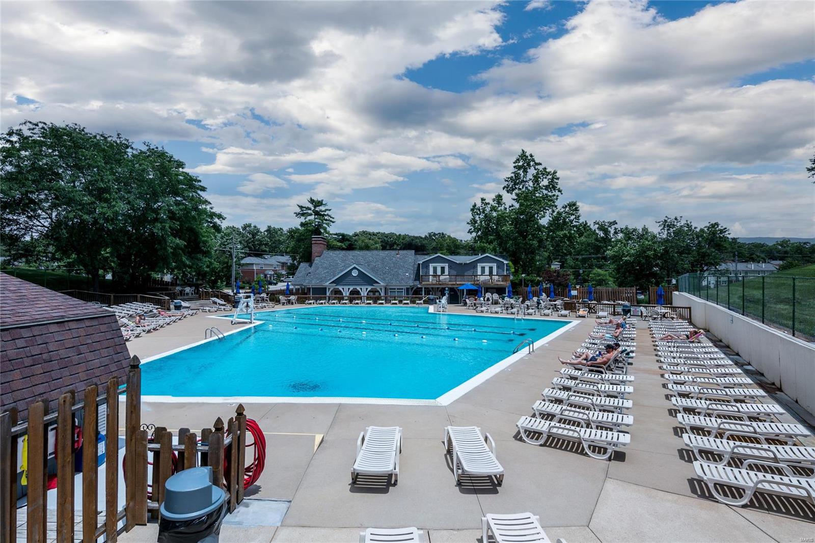 9140 Eager Road St. Louis, MO 63144 - Photo 3 of 33