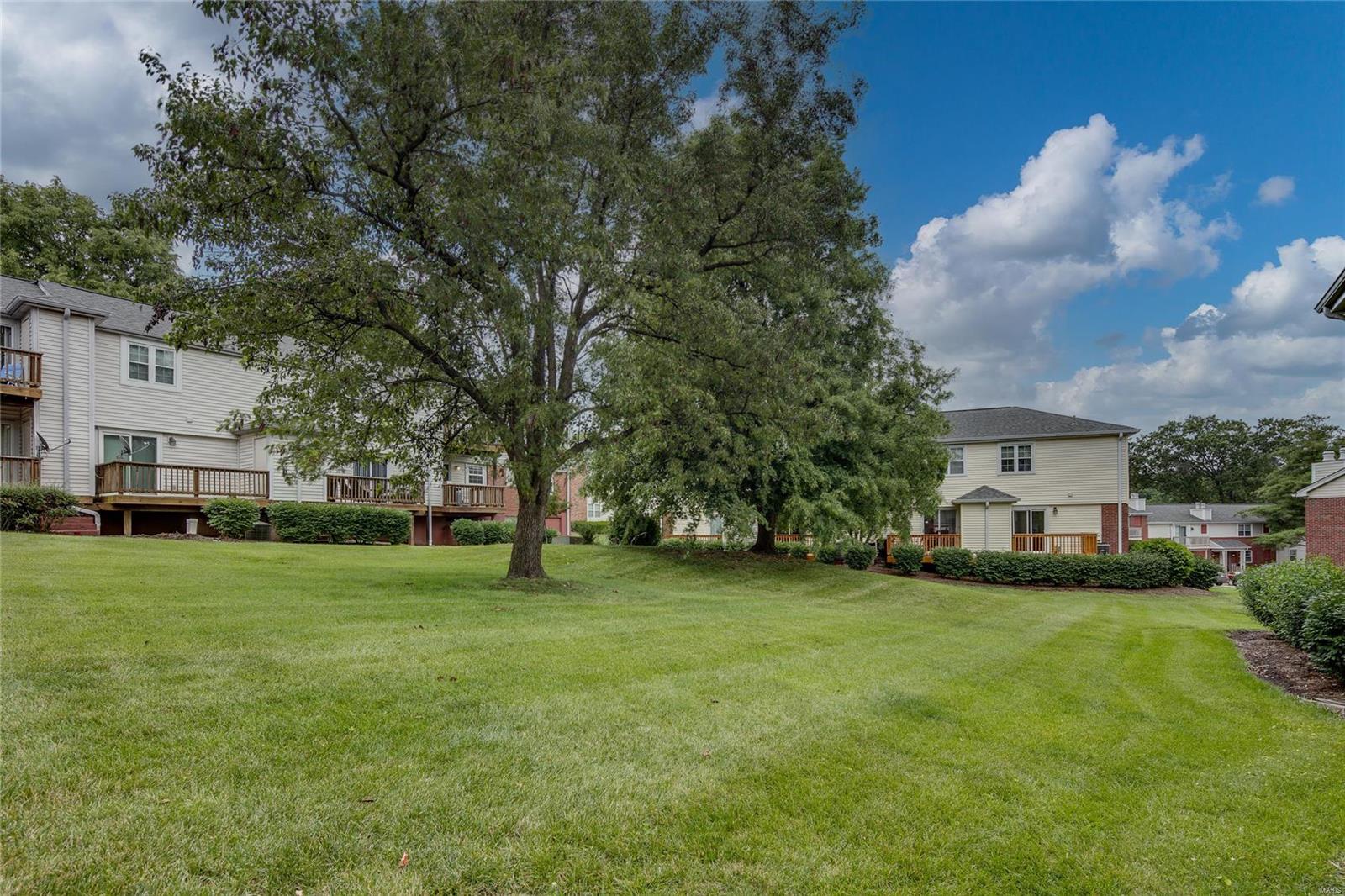 9140 Eager Road St. Louis, MO 63144 - Photo 7 of 33