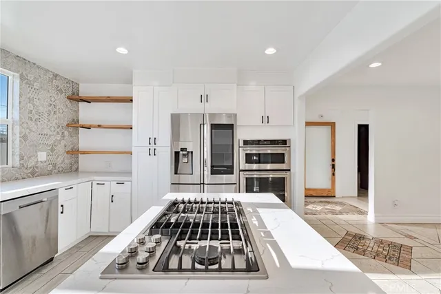 $998,900 | 15752 Cobalt Street, Sylmar, CA 91342