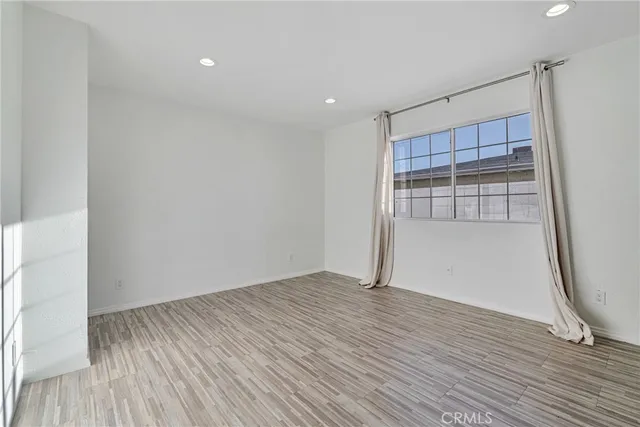 $998,900 | 15752 Cobalt Street, Sylmar, CA 91342