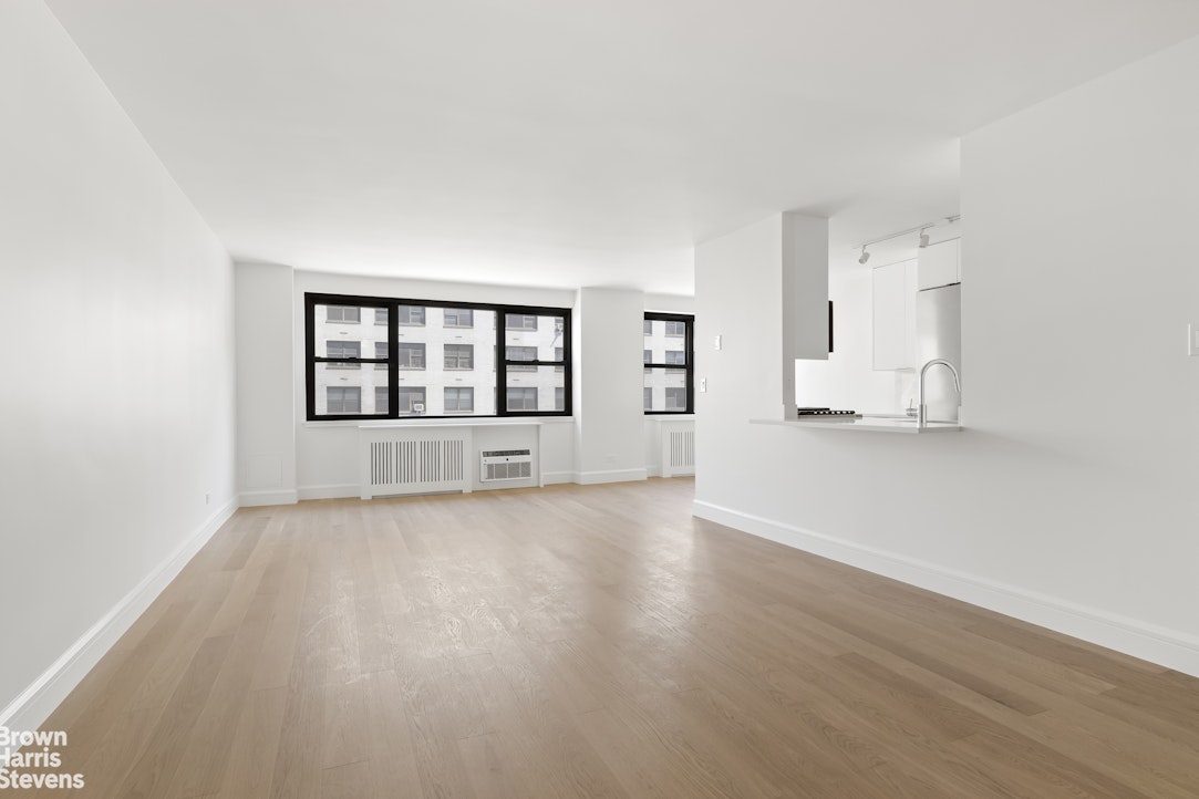 233 East 69th Street, Unit 8I Manhattan, NY 10021 - Photo 2 of 12