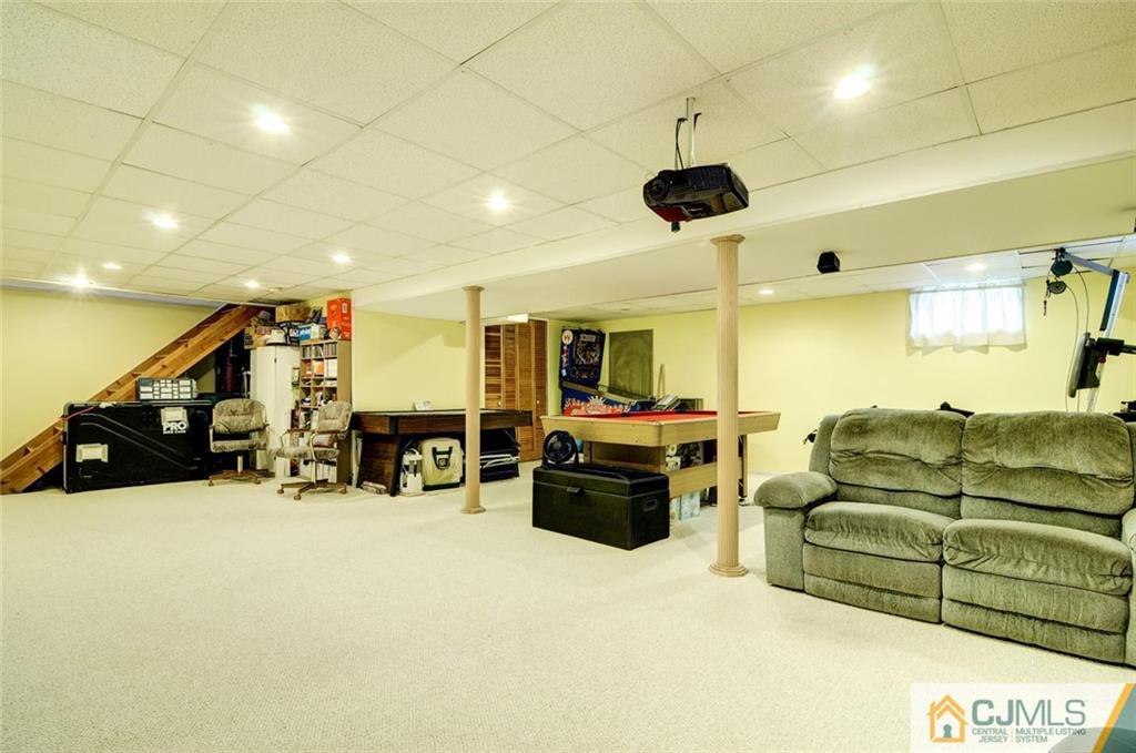 17 Rutherford Court Middlesex, NJ 08846 - Photo 14 of 16 Gallery Image 14