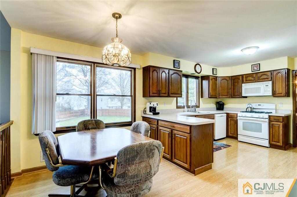 17 Rutherford Court Middlesex, NJ 08846 - Photo 6 of 16 Gallery Image 6