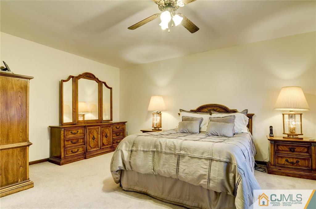 17 Rutherford Court Middlesex, NJ 08846 - Photo 8 of 16 Gallery Image 8