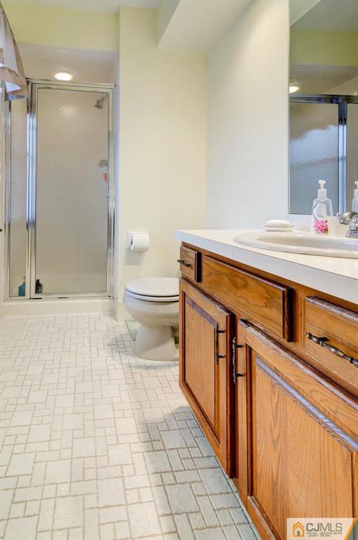 17 Rutherford Court Middlesex, NJ 08846 - Photo 9 of 16 Gallery Image 9