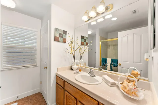 $924,999 | 301 Vista Creek Circle, Sacramento, CA 95835