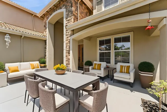 $924,999 | 301 Vista Creek Circle, Sacramento, CA 95835