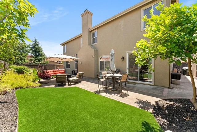 $924,999 | 301 Vista Creek Circle, Sacramento, CA 95835