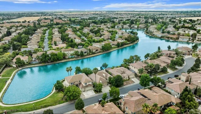 $924,999 | 301 Vista Creek Circle, Sacramento, CA 95835