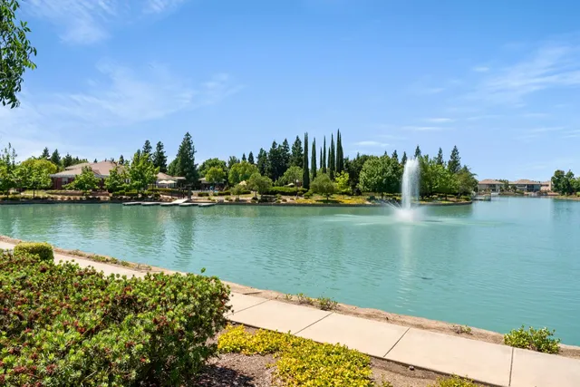 $924,999 | 301 Vista Creek Circle, Sacramento, CA 95835