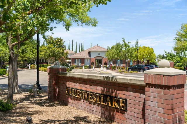 $924,999 | 301 Vista Creek Circle, Sacramento, CA 95835