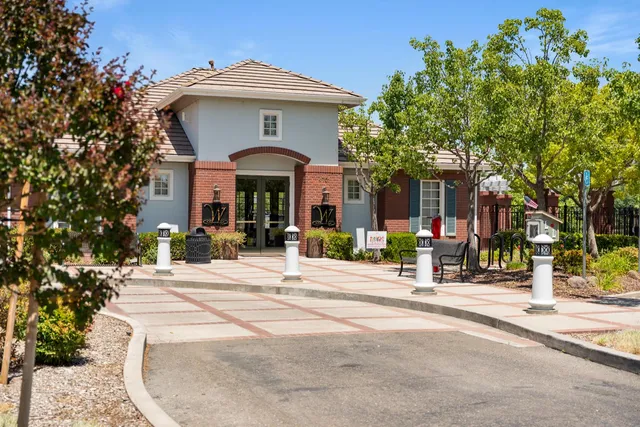 $924,999 | 301 Vista Creek Circle, Sacramento, CA 95835