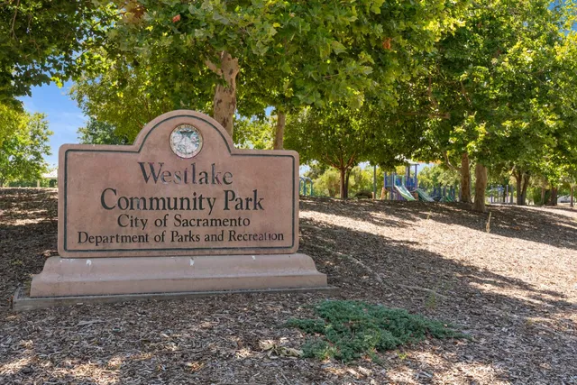 $924,999 | 301 Vista Creek Circle, Sacramento, CA 95835