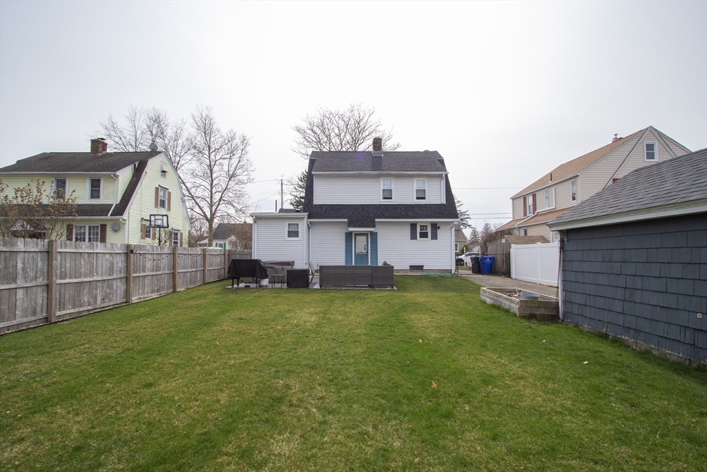 31 Thornton Street Springfield, MA 01104 - Photo 31 of 32 a house view with a garden space