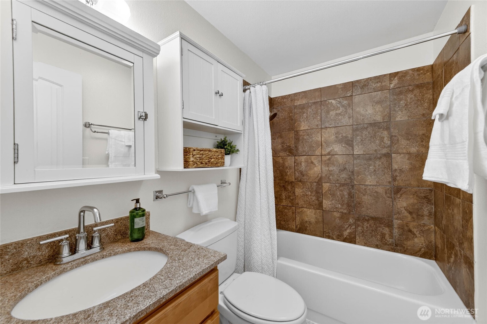 3039 61st Avenue Southwest Seattle, WA 98116 - Photo 15 of 36