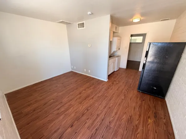 $695 | 6802 West Glendale Avenue, Unit 14, Glendale, AZ 85303