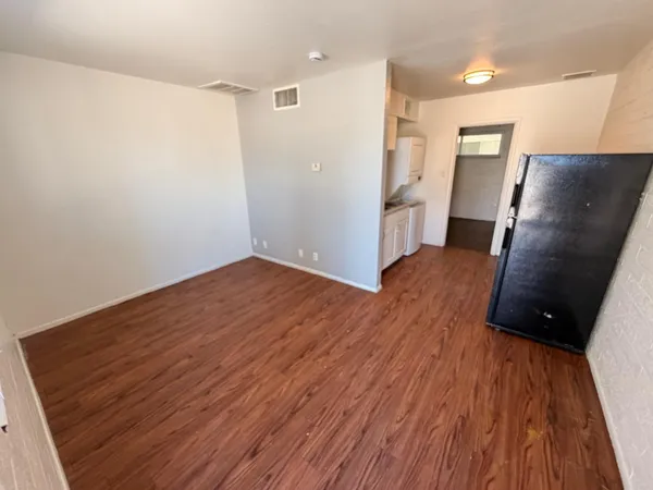 $695 | 6802 West Glendale Avenue, Unit 14, Glendale, AZ 85303