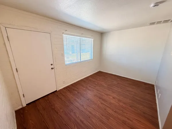 $695 | 6802 West Glendale Avenue, Unit 14, Glendale, AZ 85303