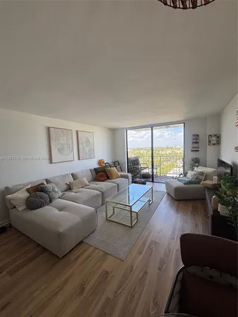 $2,350 | 2350 Northeast 135th Street, Unit 901, North Miami, FL 33181
