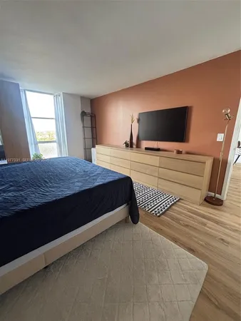 $2,350 | 2350 Northeast 135th Street, Unit 901, North Miami, FL 33181