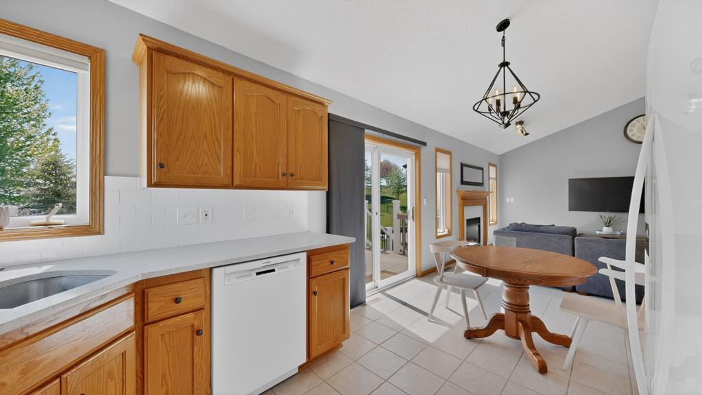 5208 Pinehurst Lane Northwest Rochester, MN 55901 - Photo 10 of 45