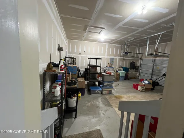 $339,000 | 214 Kensington Drive, Bushkill, PA 18324