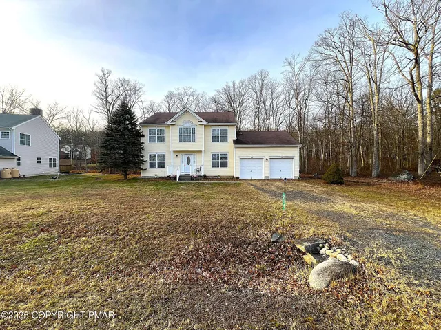 $339,000 | 214 Kensington Drive, Bushkill, PA 18324