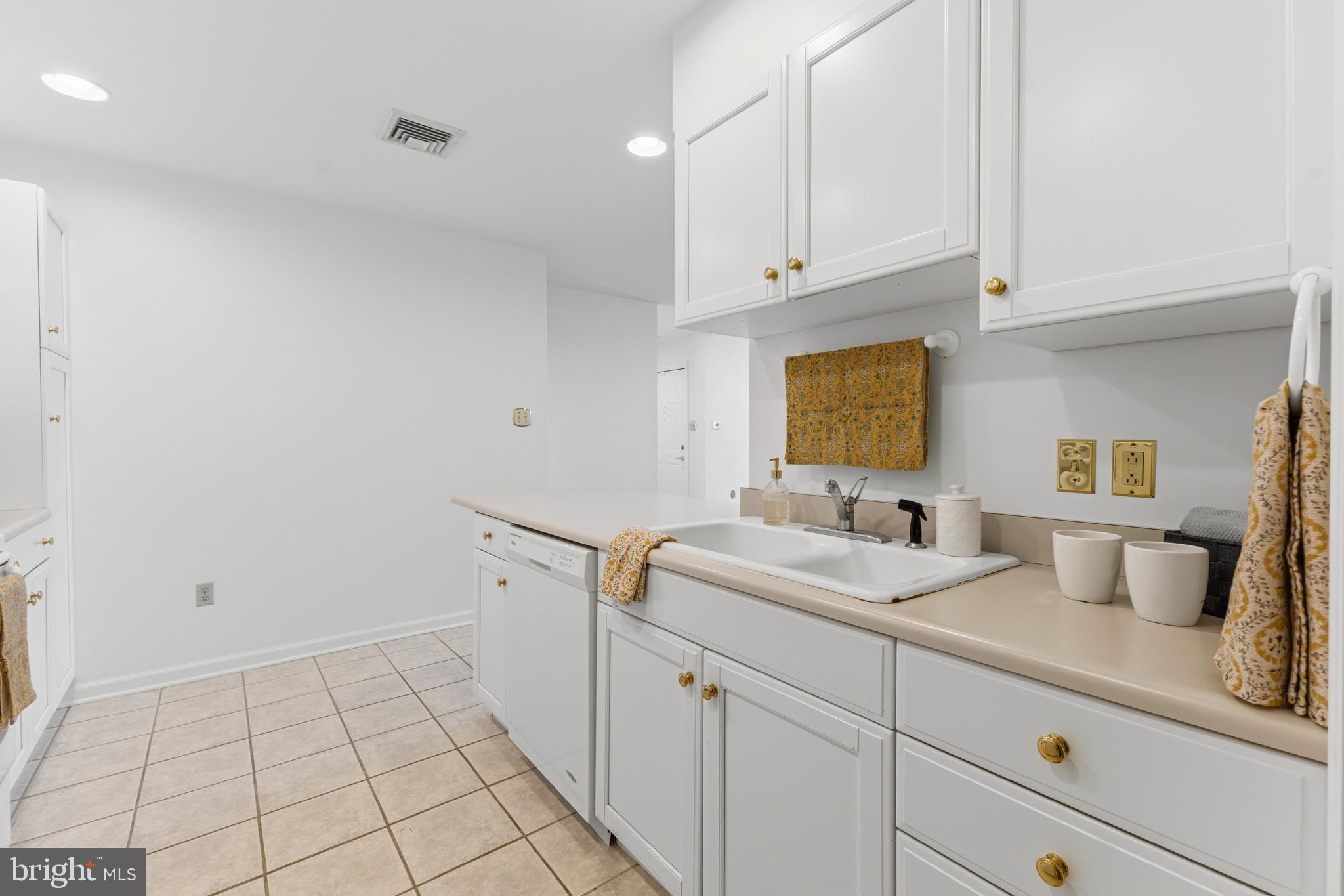 3301 Shellers Bend, Unit 941 State College, PA 16801 - Photo 16 of 29