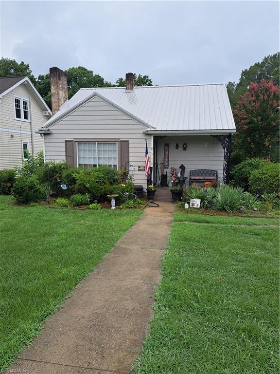 813 Carrick Street High Point, NC 27262 - Photo 1 of 2