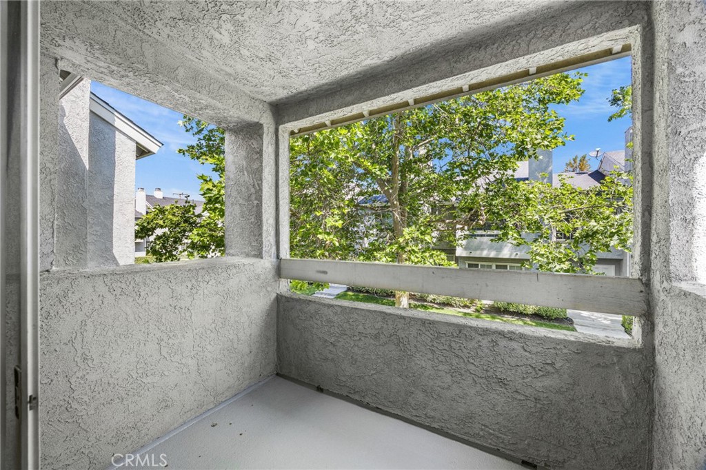 174 West Walnut Avenue, Unit B Rialto, CA 92376 - Photo 17 of 25 wooden floor with a large window