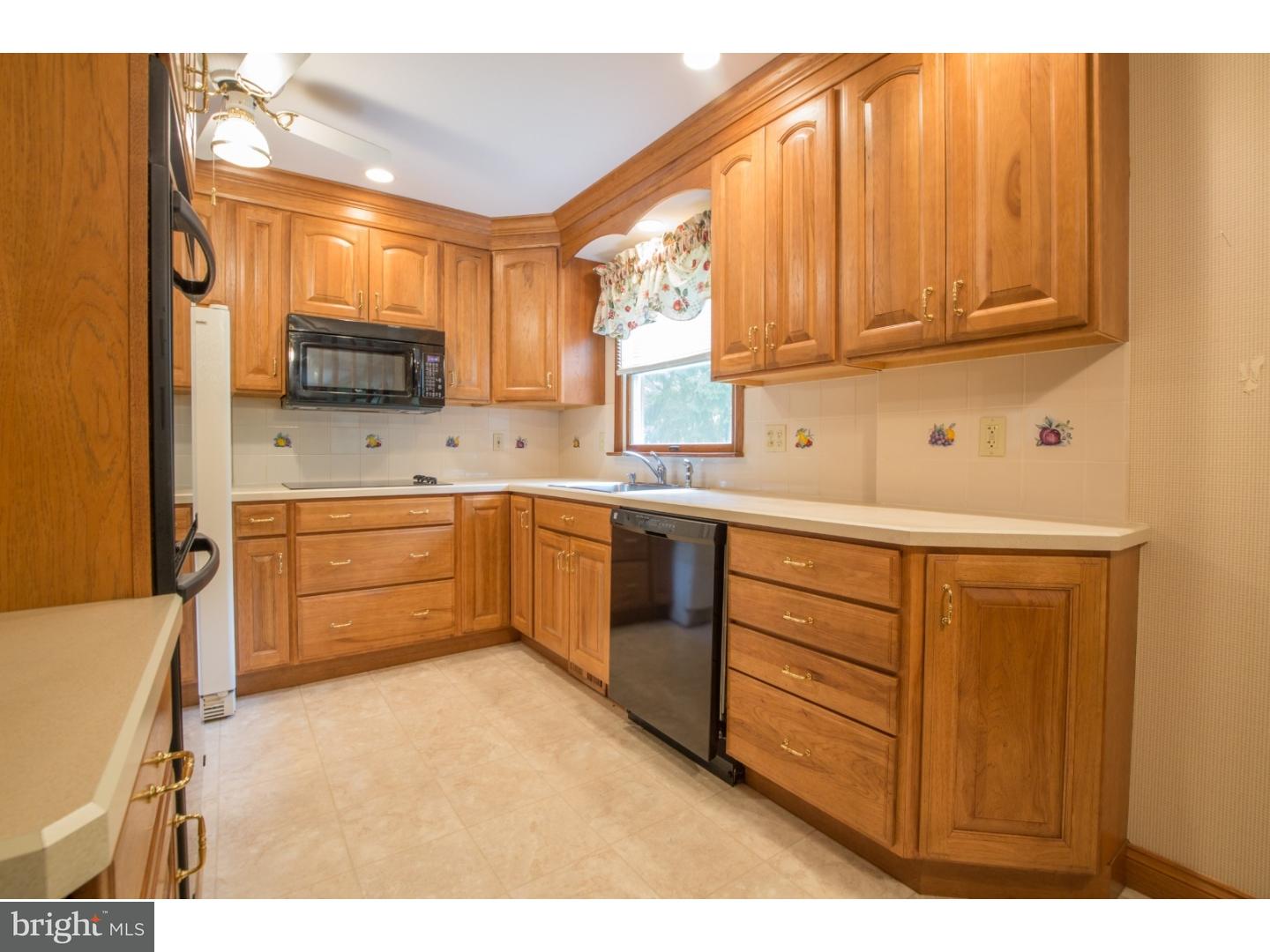2580 Exton Road Hatboro, PA 19040 - Photo 11 of 22 Kitchen