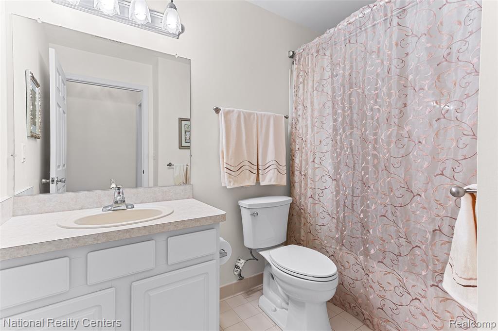 1637 Deepwood Circle Rochester, MI 48307 - Photo 25 of 34