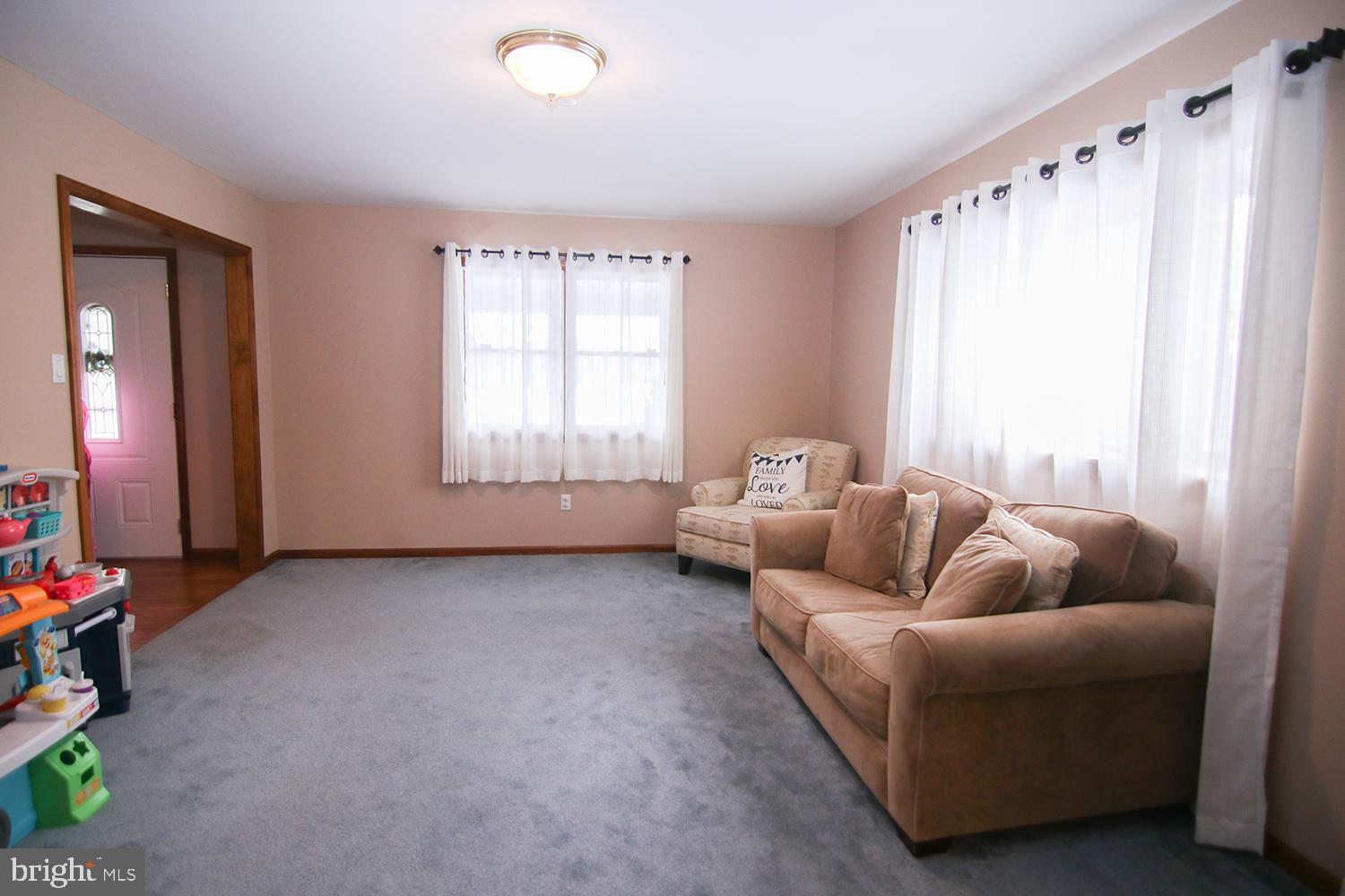 852 Valley Road Warrington, PA 18976 - Photo 14 of 41 Gallery Image 14
