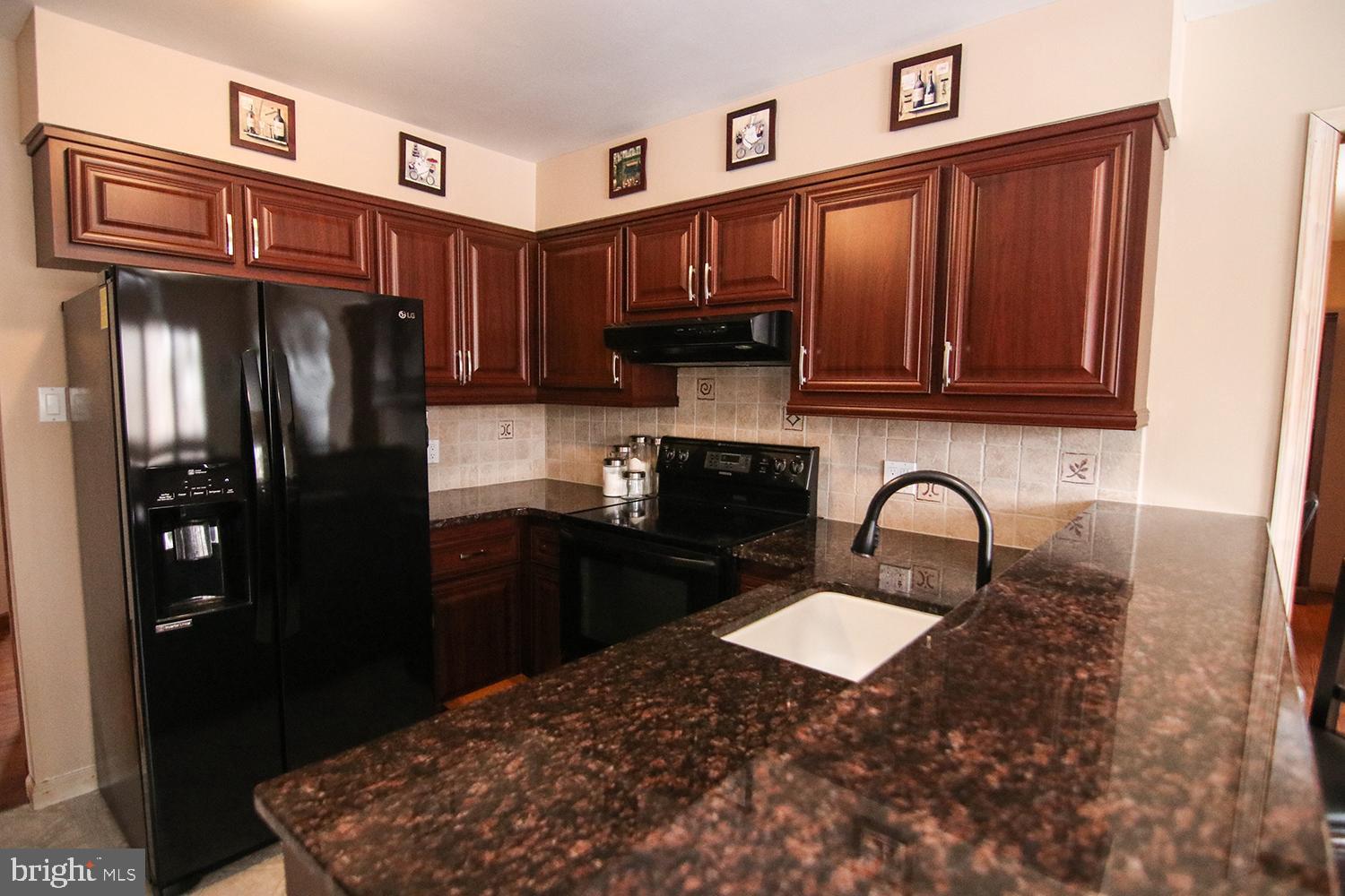 852 Valley Road Warrington, PA 18976 - Photo 8 of 41 Gallery Image 8