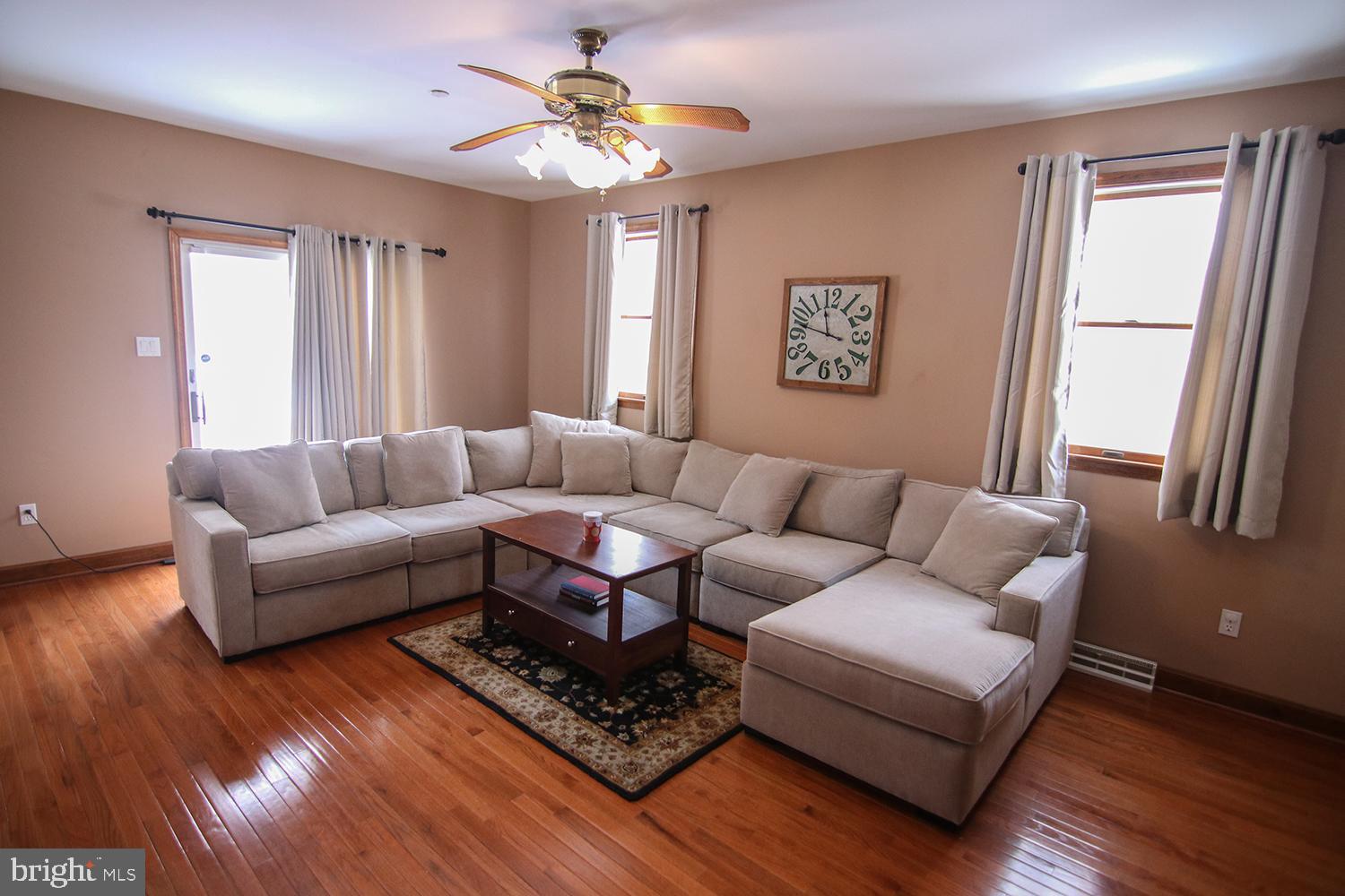 852 Valley Road Warrington, PA 18976 - Photo 9 of 41 Gallery Image 9