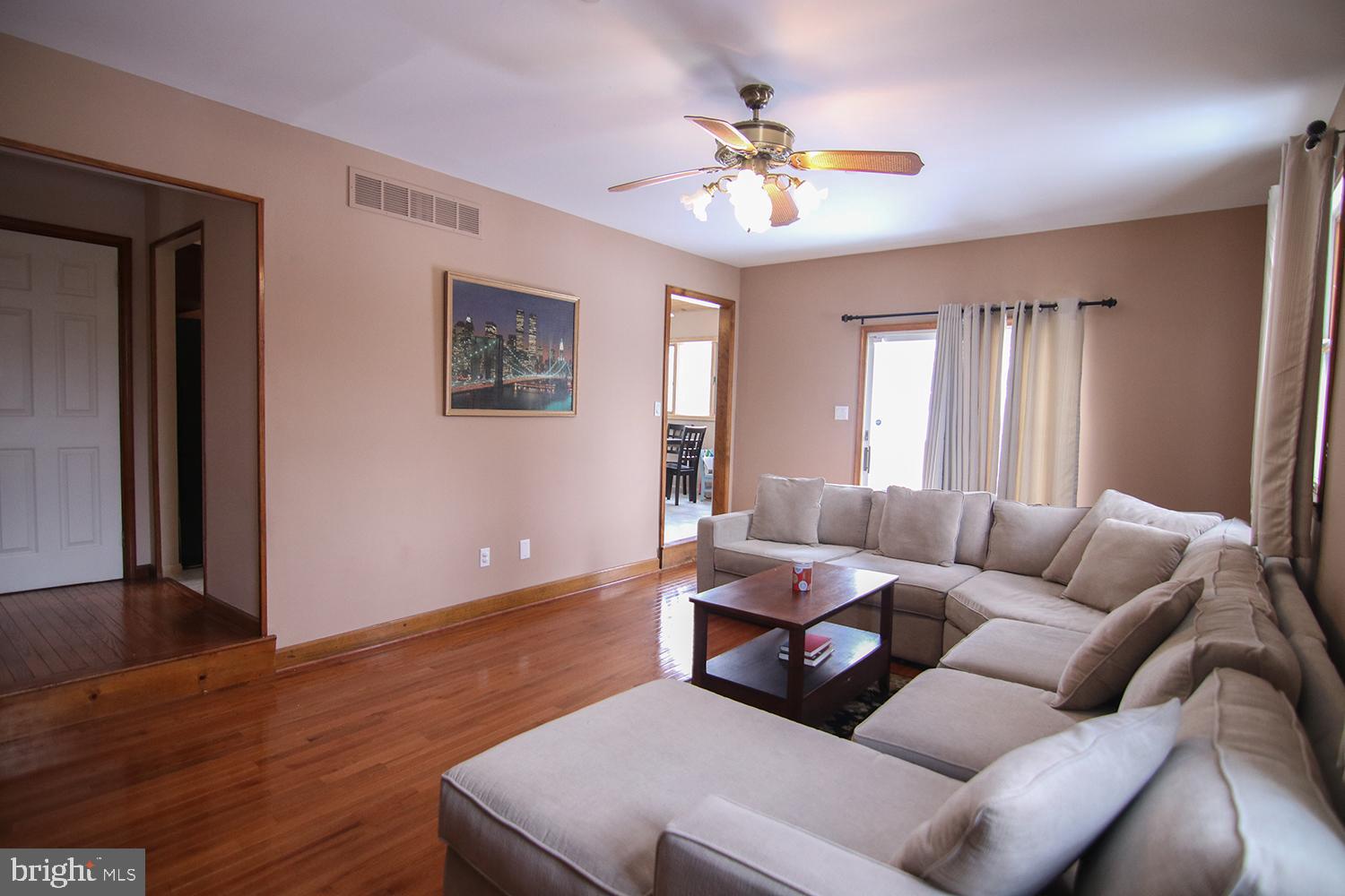 852 Valley Road Warrington, PA 18976 - Photo 10 of 41 Gallery Image 10
