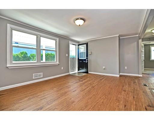 12 Arnold Road Worcester, MA 01607 - Photo 5 of 21 Gallery Image 5