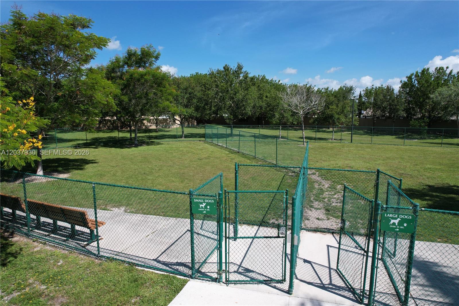 15404 Southwest 175th Street Miami, FL 33187 - Photo 22 of 27 Dog Area