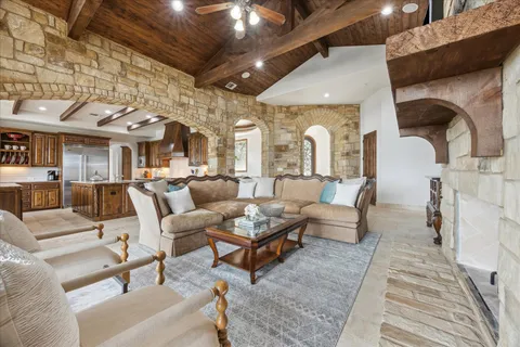 $2,095,000 | 709 Angel Light Drive, Spicewood, TX 78669